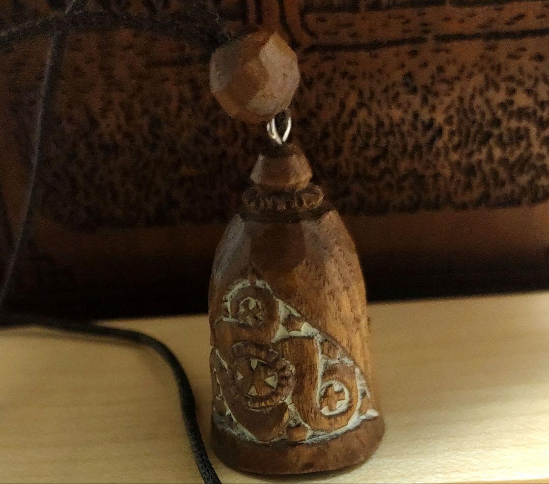 木製　木彫り　アイヌ　鈴　彫刻 木彫 鈴 アイヌ vintage 手彫 天然木 - メルカリ