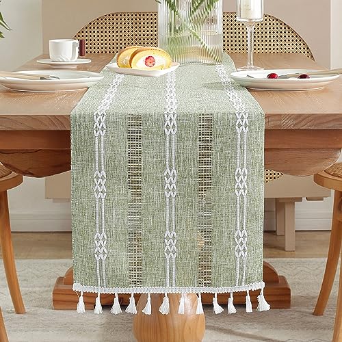 AUAUY Camino de Mesa de Estilo Bohemio, Verde Salvia Decoración de Mesa con Borlas Hechas a Mano, Decoración deTemporada Cocina Mesa de Halloween para Fiestas, Cenas, Bodas y Uso Diario(33*180cm)