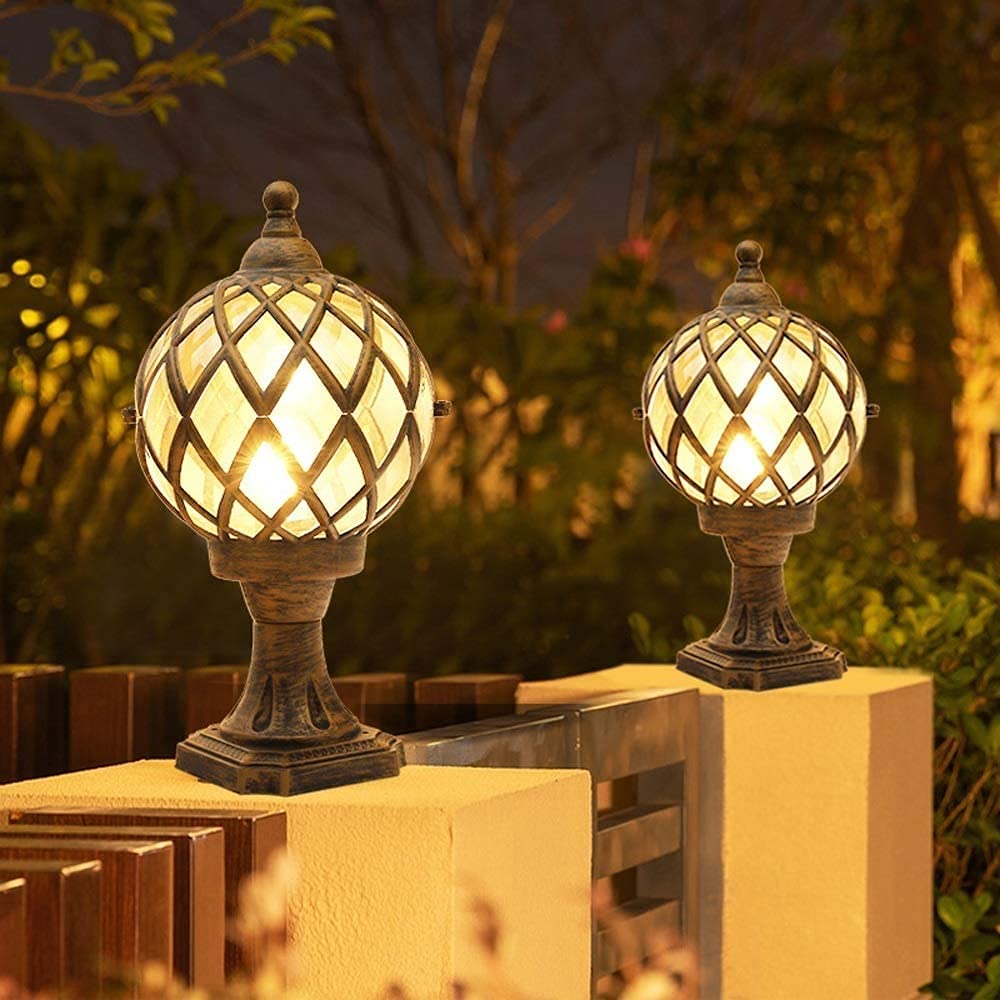 Luces de jardín al aire libre Victorian Globe Columna Poste Luces Rústicas Bola de Bronce Pilar Lámparas Aluminio Vidrio Impermeable Paisaje Farolas E27 Estigma Bolardo Luz Piscina Antorcha Luces Puer