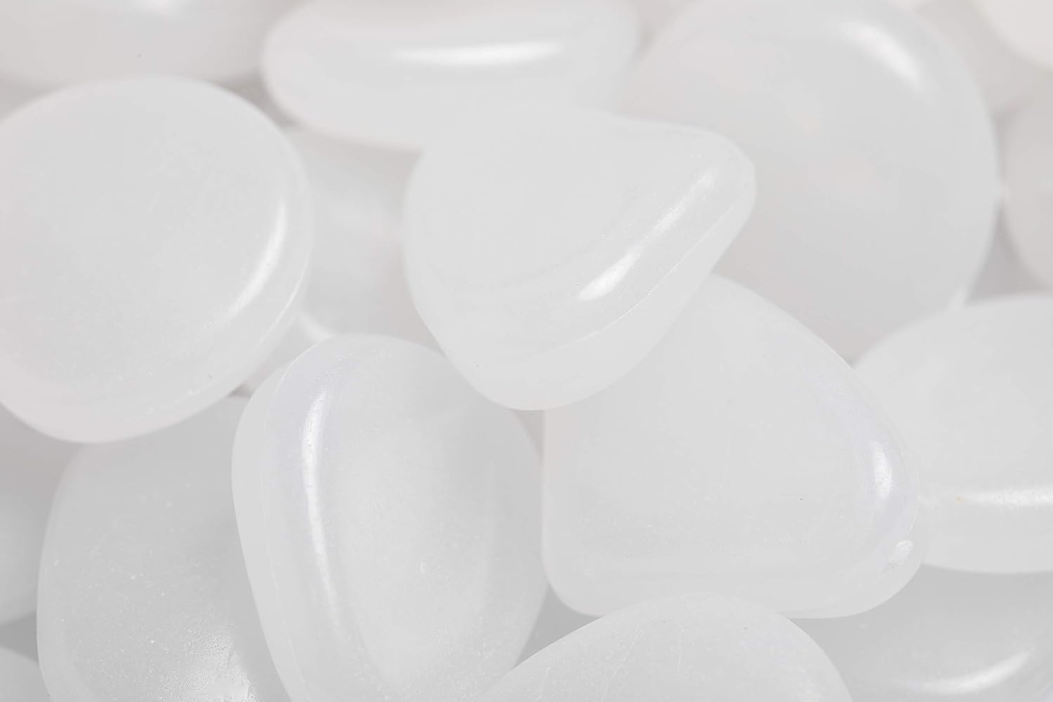 MOONSTONE 2.2lbs 480pcs White, Glow in The Dark Pebbles, Rocks, Decorative Stones, Great for Outdoor and Indoor Décor, Garden Walkway Patio, Yard Pool Fish Tank and Party DIY, Sunlight or LED Charge : Patio, Lawn & Garden