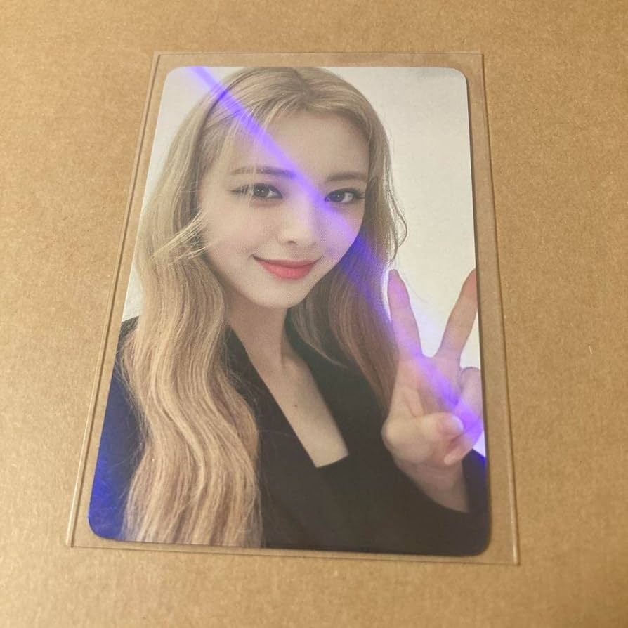 Amazon.co.jp: itzy checkmate yuna trading cards withmuu