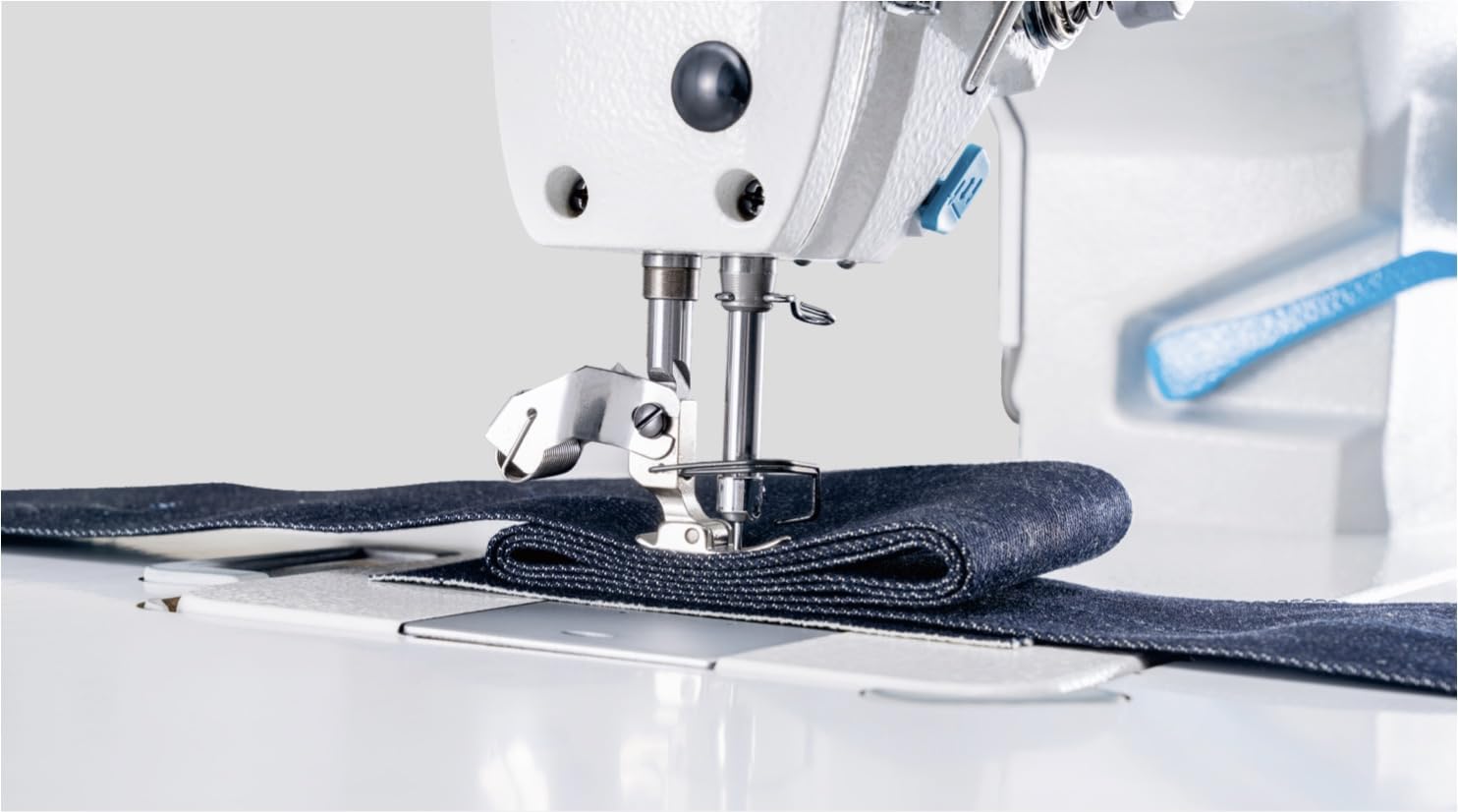 GDG Jack F6 Macchina per Cucire Industriale Lineare a Punto Annodato | Lineare AI AMH1, Fortress Electric 110-295V, 5.000 rpm, piedino 5-13 mm. Per tutti i tessuti senza regolazioni manuali.