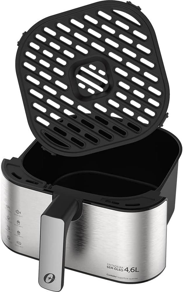 Imagem superior da fritadeira com fundo branco liso.
