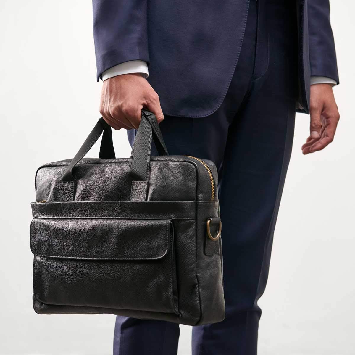 Amаzіng 🔥 Daniel's 15.5 Inch Premium Italian Leather Briefcase Messenger Bag - Padded Laptop Compartment - Removable/Adjustable Shoulder Strap - Model No. 1 Briefcase Bag For Men (Black with Standard Lining)