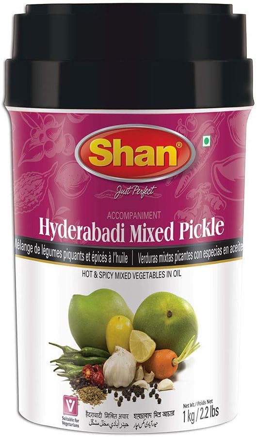 Hyderabadi Mixed Pickle 35.27 oz (1000g) - Hot and Spicy Mixed Vegetables Pickled in Oil - Perfect Accompaniment to Everyday Meals - Suitable for Vegetarians - Airtight Pet Jar