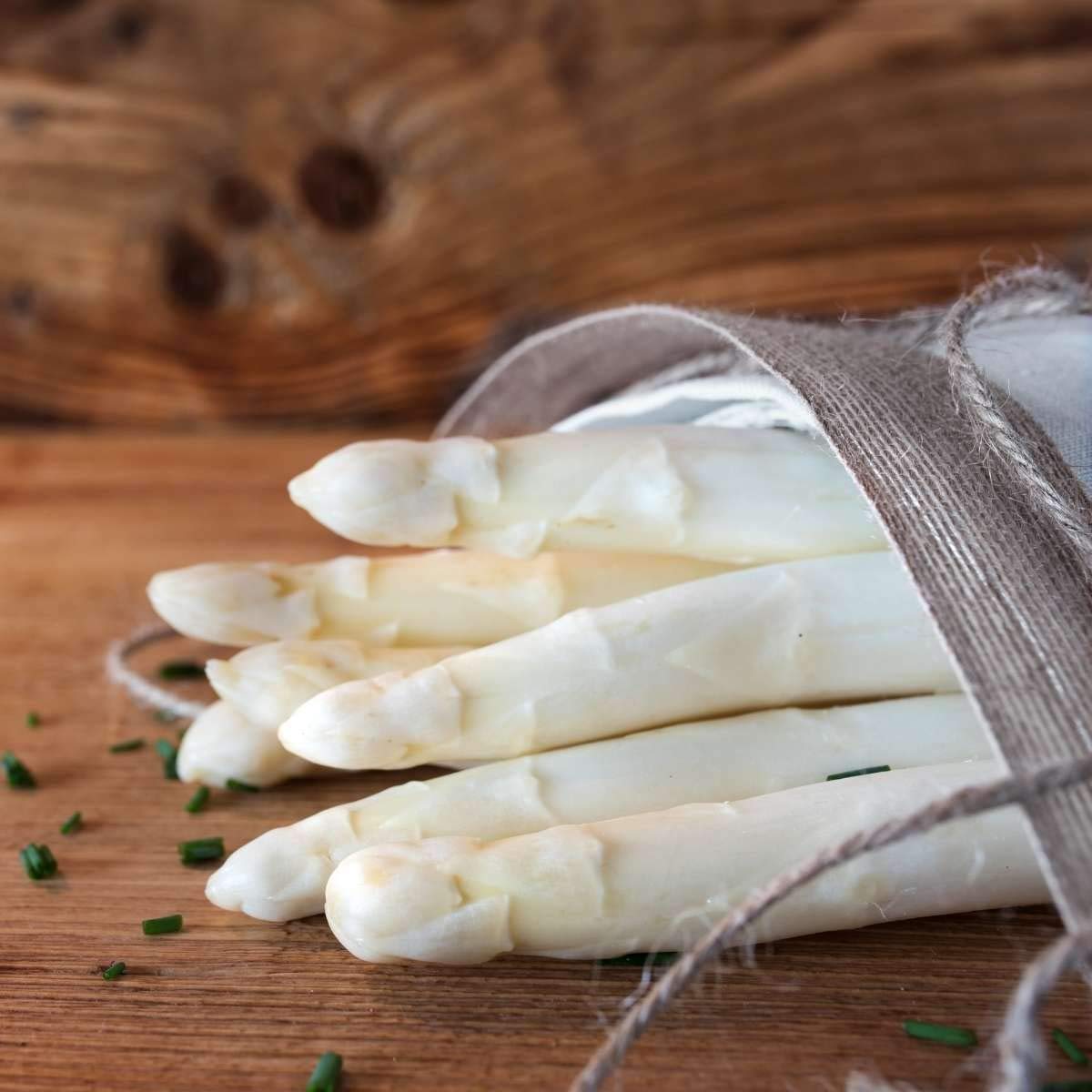 Espárragos de Navarra Extra Blancos Extra Gruesos Pelados - Denominación de Origen Navarra - Especial 6-8 Frutos J. Vela 780G. Producto Recomendado - espárragos de un calibre Extra Grueso