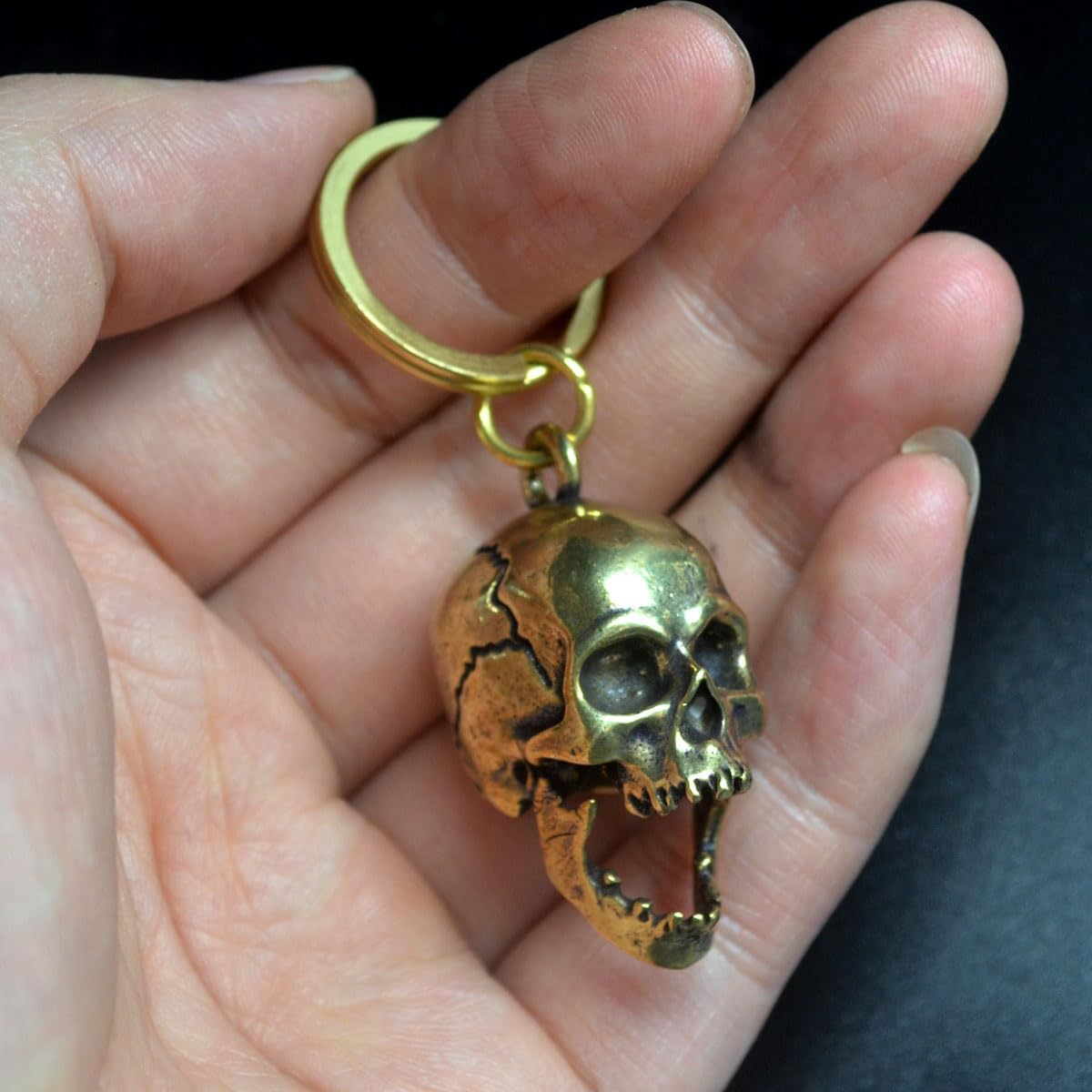 Skull Keychain Pendant, Premium Brass Keyrings, Vintage Copper Metal Punk Gothic Skull DIY, Car Keychains Keyrings, Collectibles Gives Accessories for Women Men, Halloween Decorations
