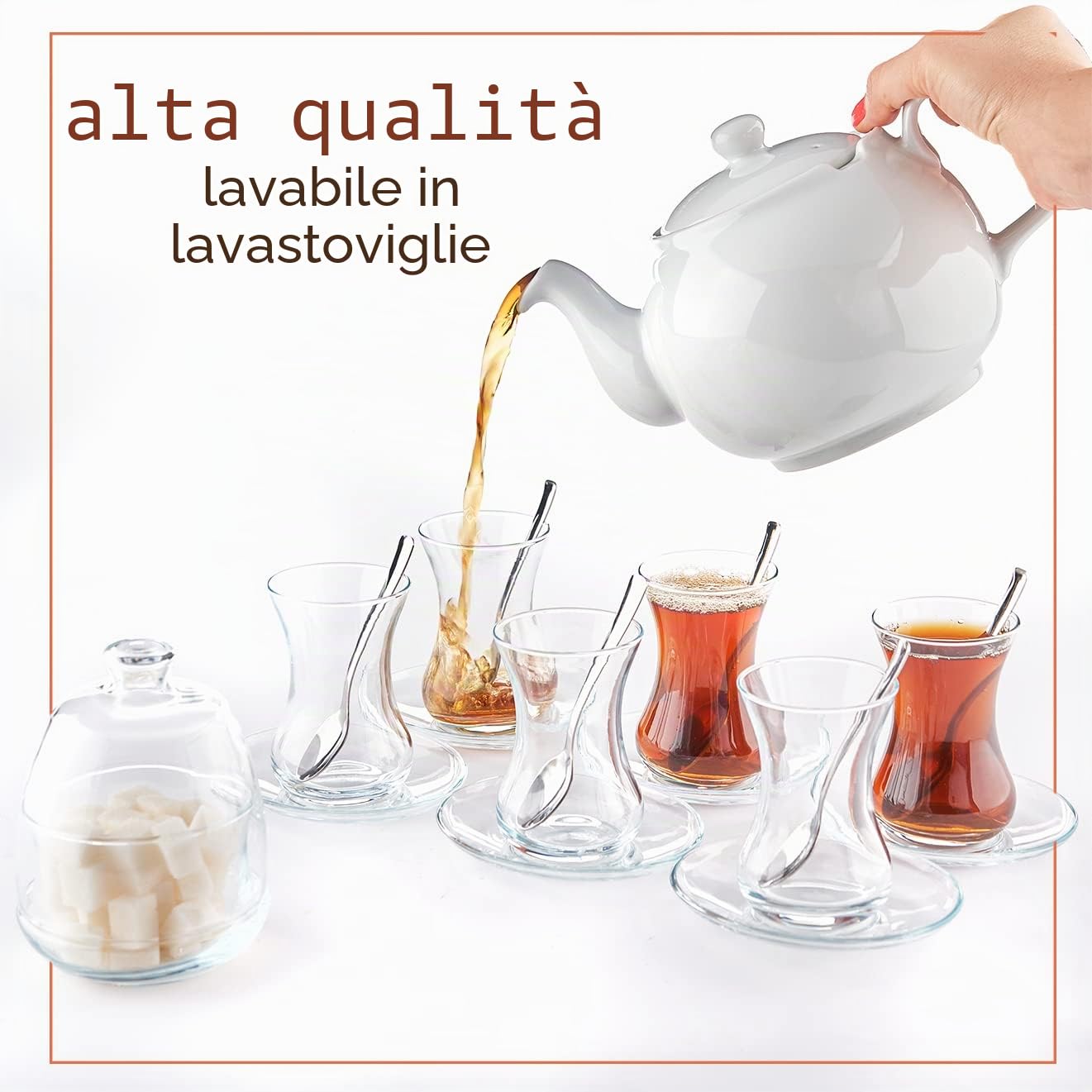 Set da tè tradizionale turco da 19 pezzi Include; 6 bicchieri tazze da tè (4,5 once), 6 piattini, 6 cucchiai in acciaio inossidabile e una zuccheriera con coperchio in vetro (8,6 once).