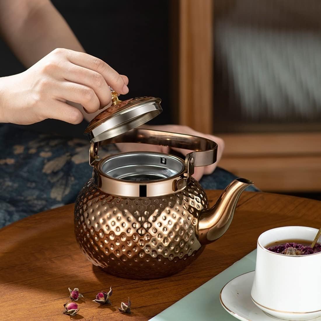 Kettle Teapot, Stainless Steel Tea Kettle with Infuser Gas Cooker Teapot Hammer Grain Tea Kettle Camping Tea Kettle for Boiling Water Coffee Or Milk