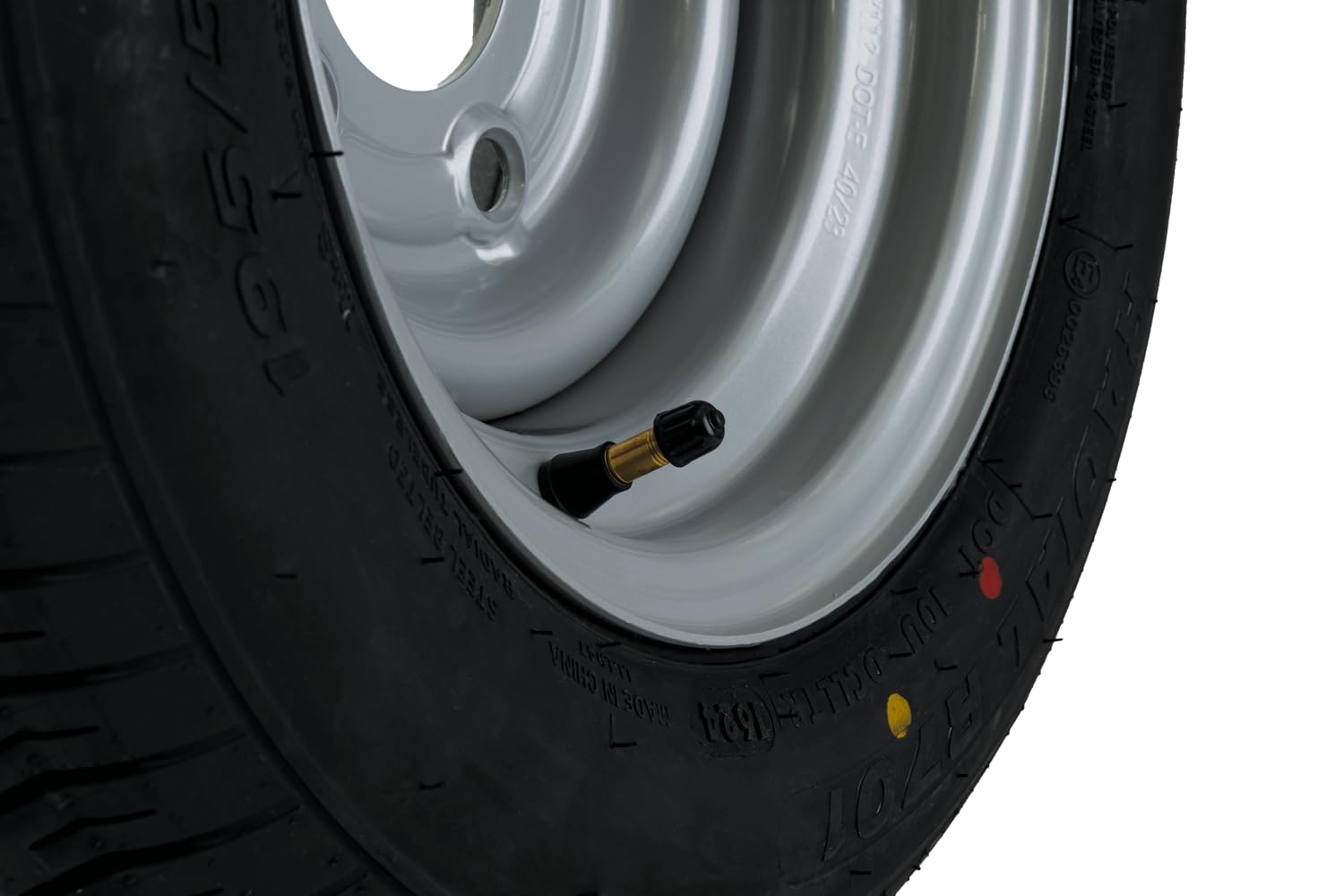Ruota rinforzata per rimorchio 195/55 R10C 98/96N con cerchio 6Jx10" H2 5x112 ET-4. Solida e adatta a carichi fino a 900 kg.