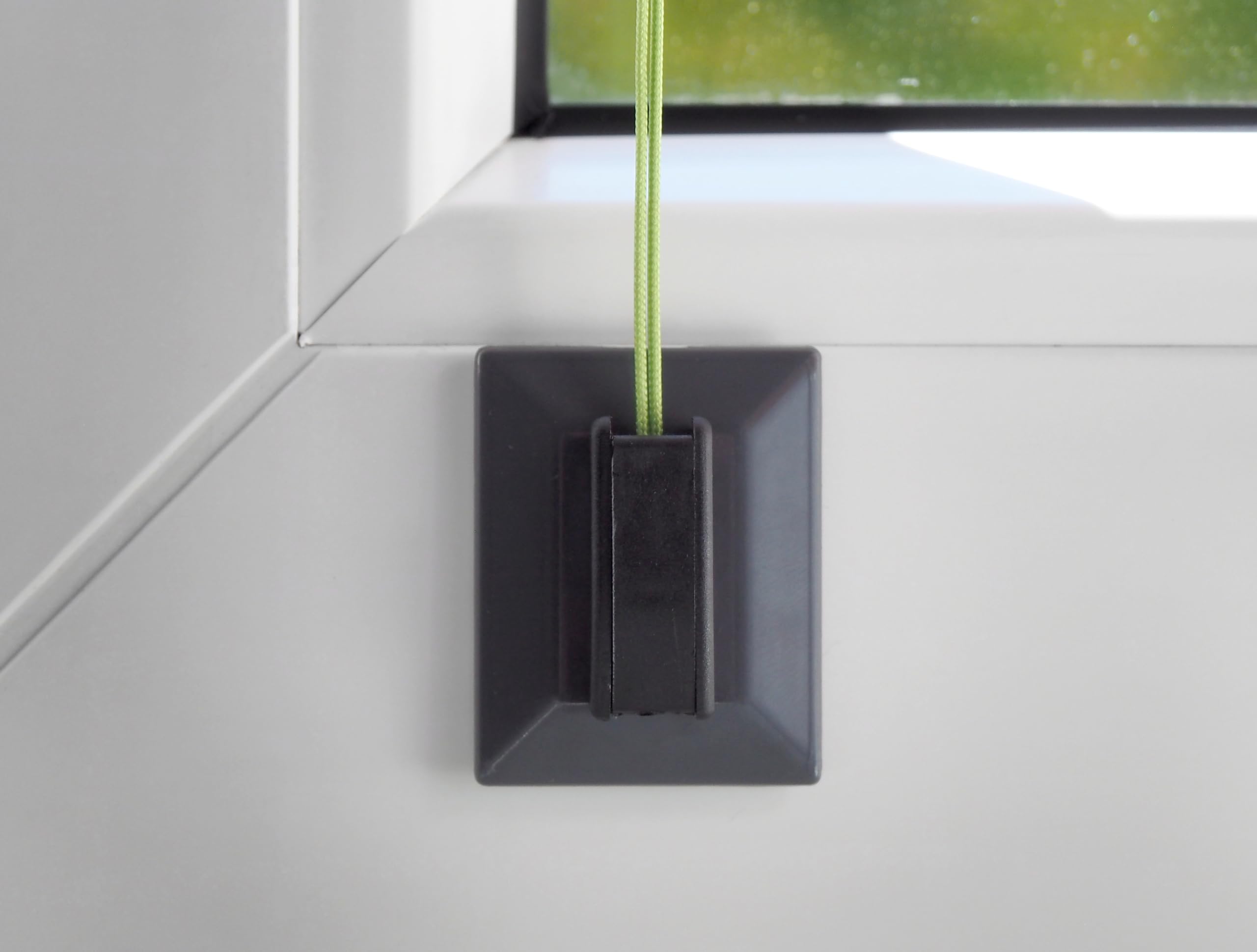 Aerolux Klebeplatten mit Klemmschuh universal für Plissees, verstrebt, 4er Pack inklusive Reinigungstuch, Montage von Plissees ohne Bohren am Fensterrahmen (anthrazit, 1x 4 Stück)