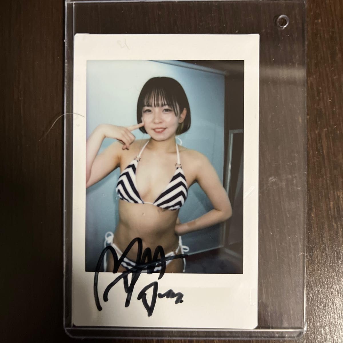 Amazon.co.jp: 西元めいさ 直筆サイン入りチェキと写真集 爽涼 L版写真