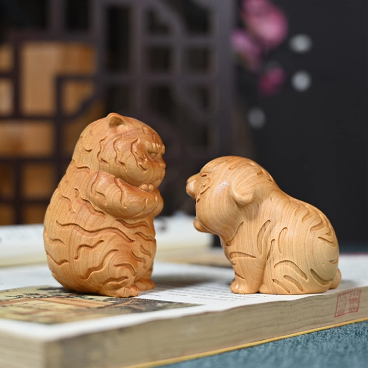 木製虎の彫刻 55cm×14cm 木製虎の彫刻 55cm×14cm