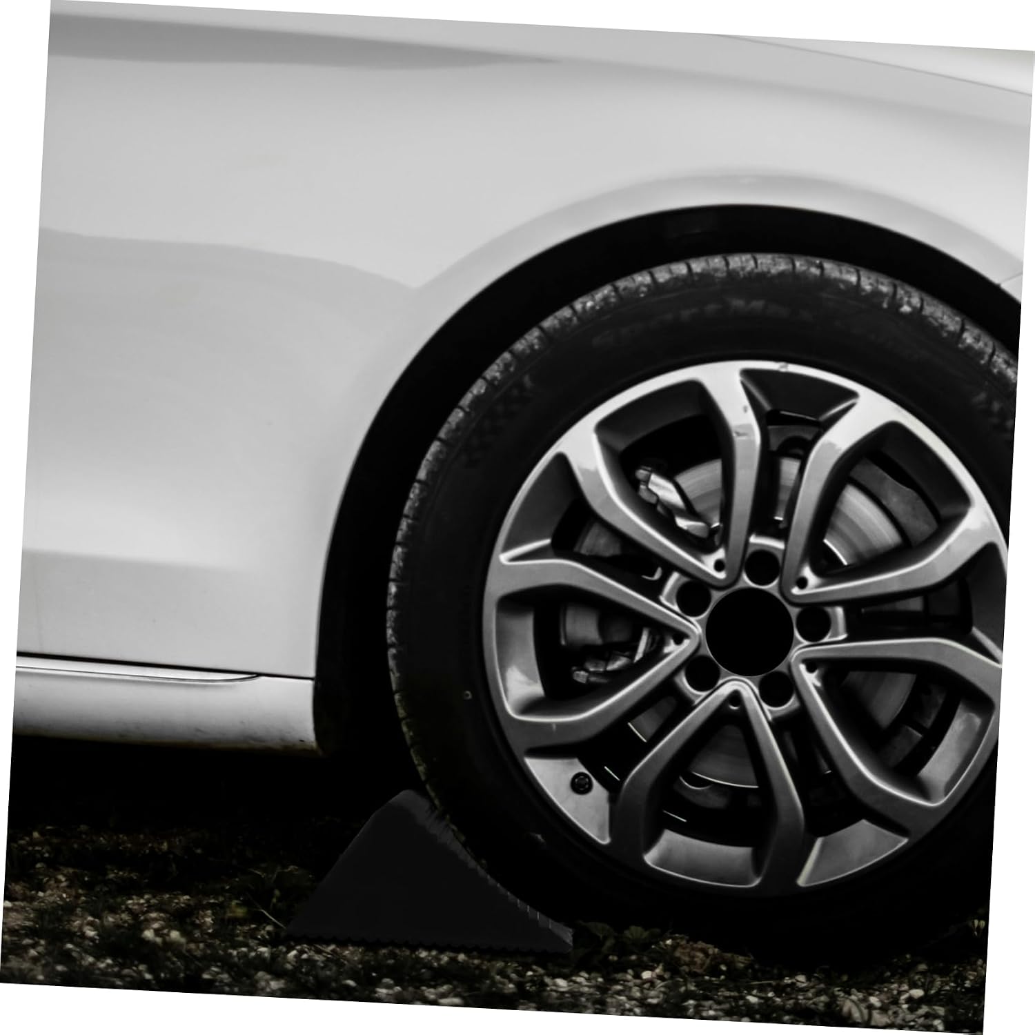 Rubber Wheel Chocks Heavy Duty Non Slip Stabilizers for Rvs Trailers and Campers Durable Wheel Blocks for Enhanced Safety and Versatile Vehicle Use