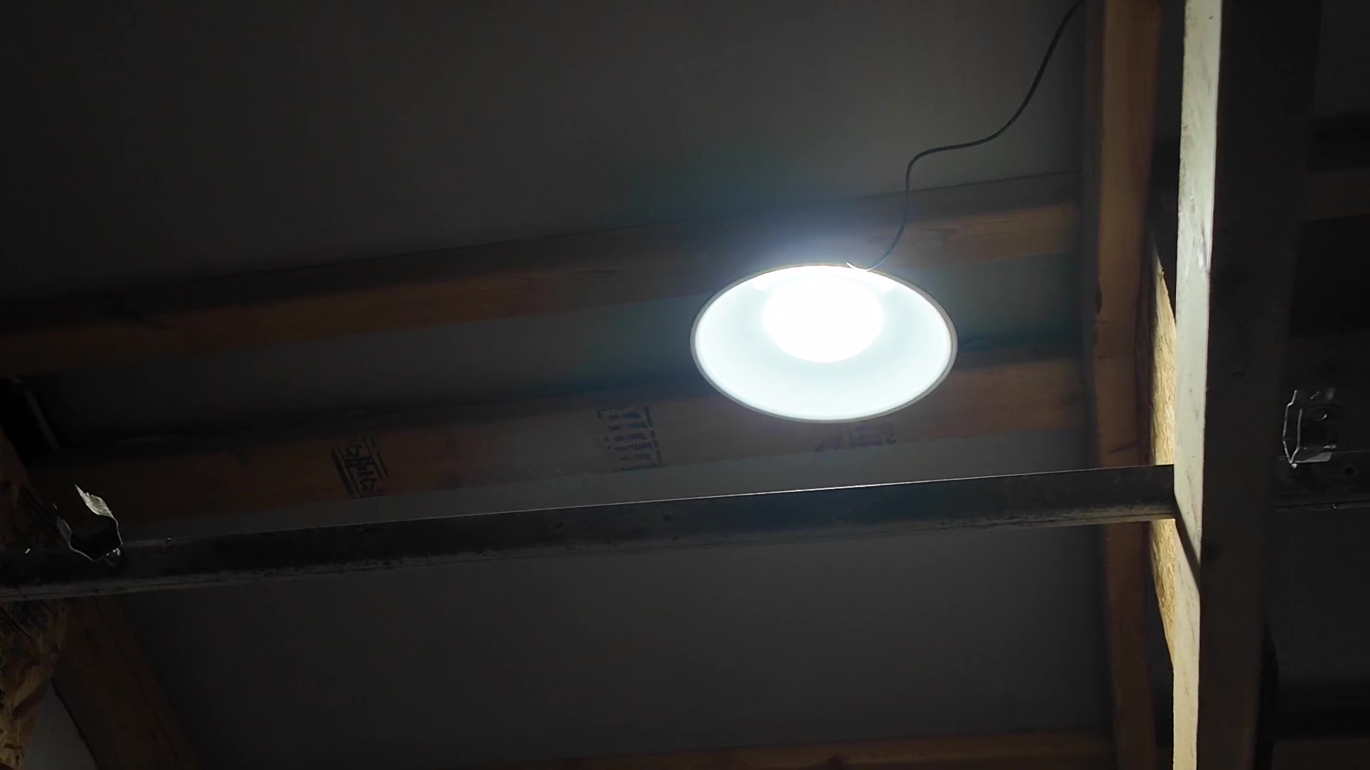 APILAB Solar Shed Light Indoor Outdoor, Dual Lamp 2000LM Daytime