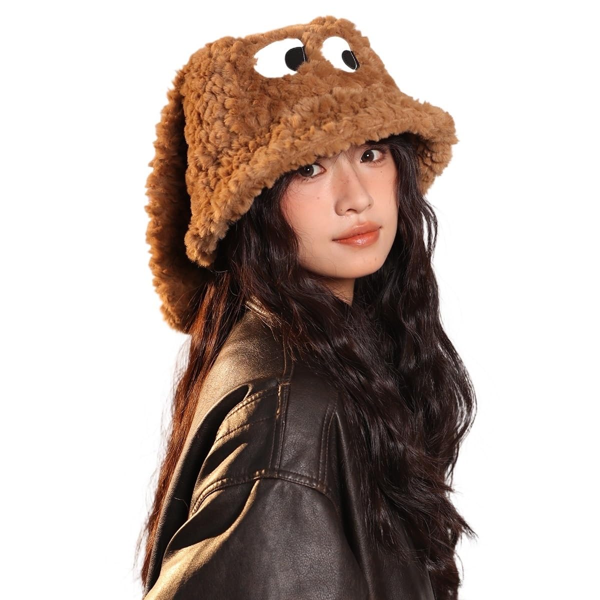 Chapeau seau pelucheux en café idéal pour vos balades en ville et sorties d'hiver cocooning