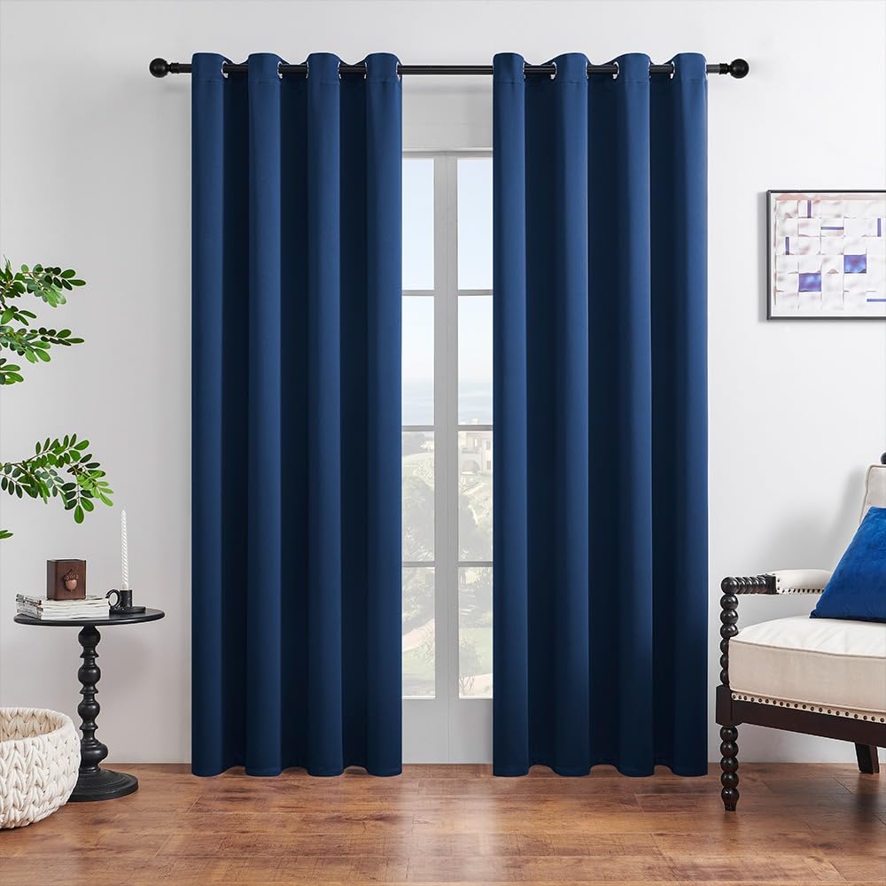 Rideaux occultants anti-froid à œillets pour bloquer la lumière du salon