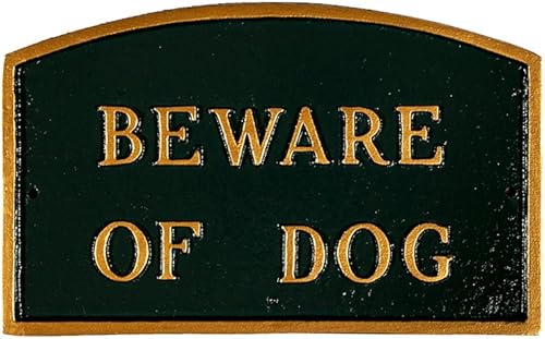 Montague pared de metal productos Beware de perro Arqueado Plaque, L, Dorado