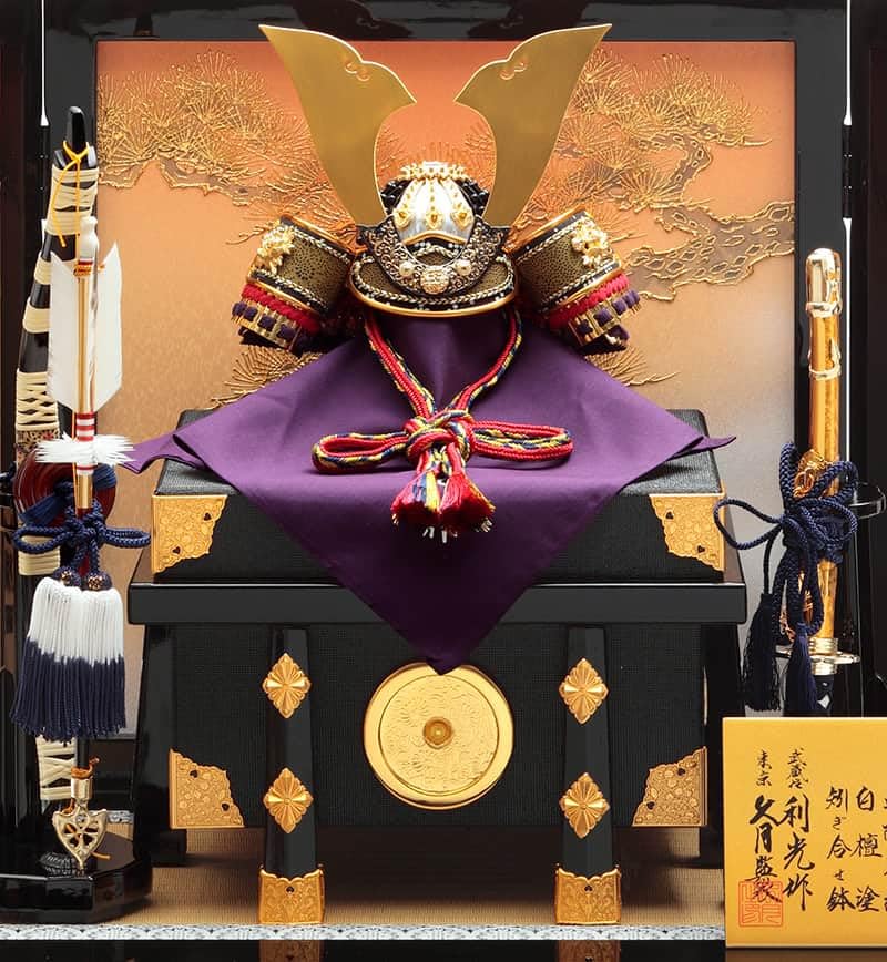 久月　利光作　兜飾り　美品 鈴木利光作 正絹赤糸縅総裏竹に雀金物 18号 兜飾り S5076 | 兜