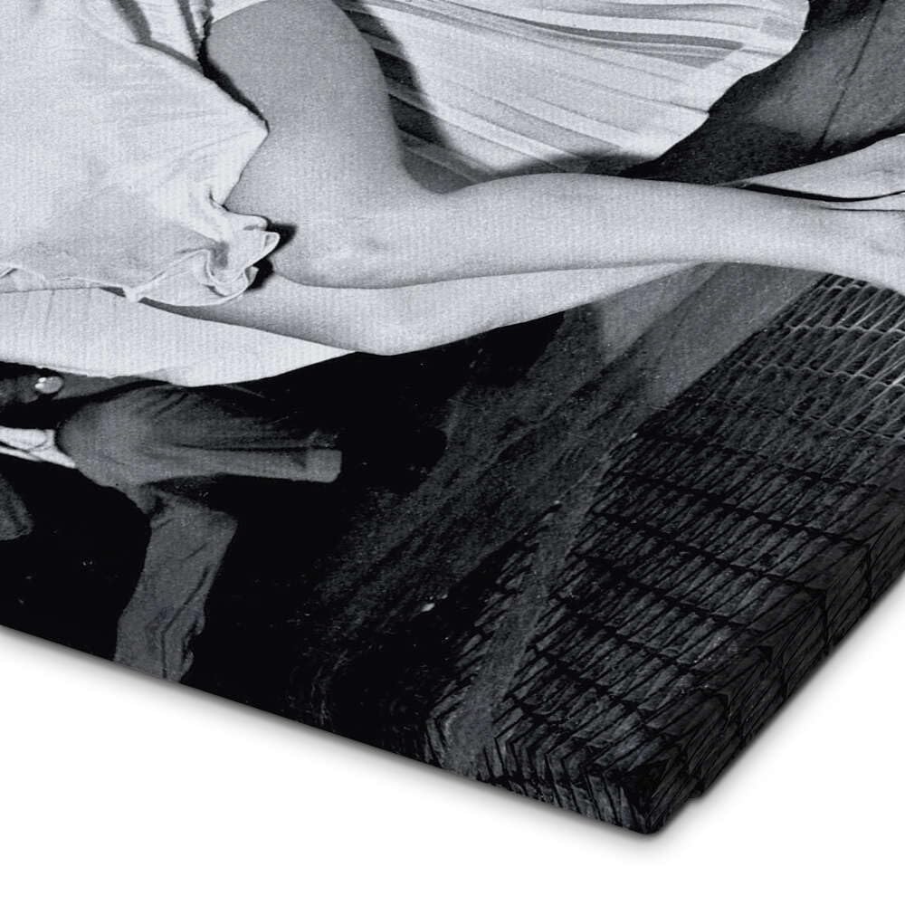 Posterlounge Marilyn Monroe Pose Leinwandbild | 40 x 60 cm von Celebrity Collection Schwarz-Weiß Wandbilder Wanddeko