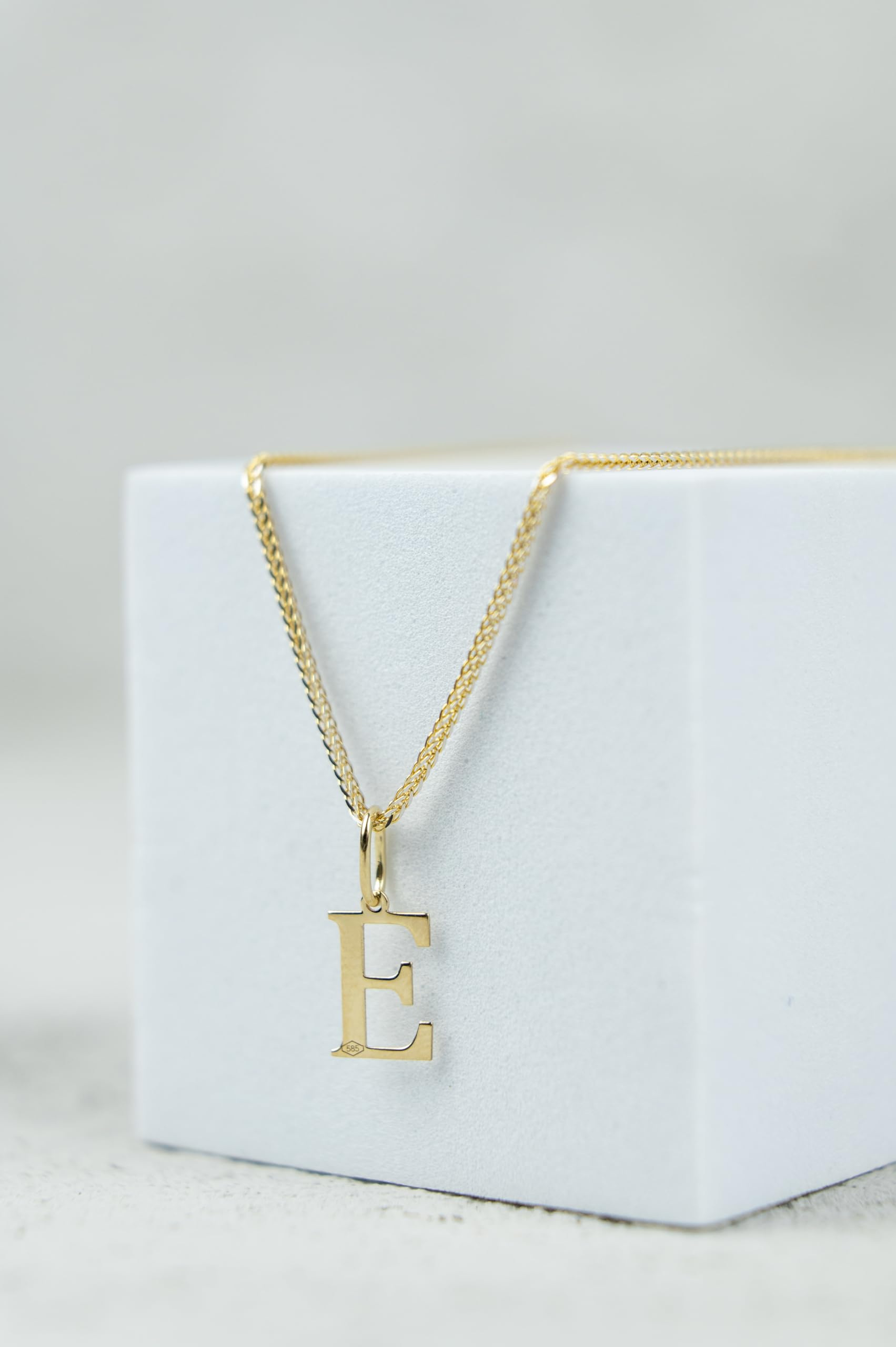 Rodium – Buchstabenanhänger E aus 585er Gelbgold – 14-Karat-Initialen-Anhänger für Halskette oder Armband – Geschenk für Frauen – hergestellt in Italien