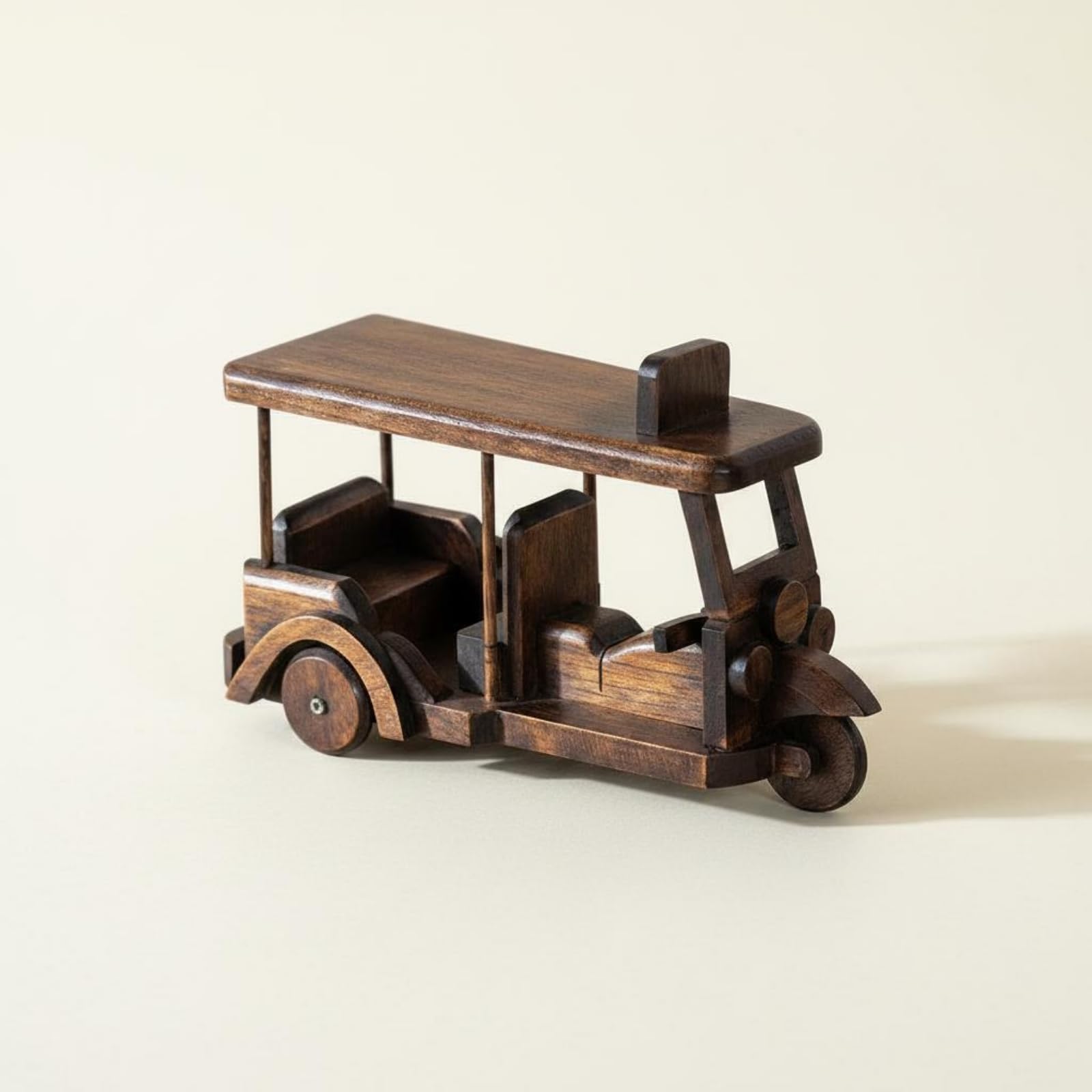 LOVIVER Escultura Decorativa Madera Tallada Figura Ornamental Estatua Artesanal Imagen Nostálgica Pequeño Adecuada para Oficina Estudio Salón Entrada