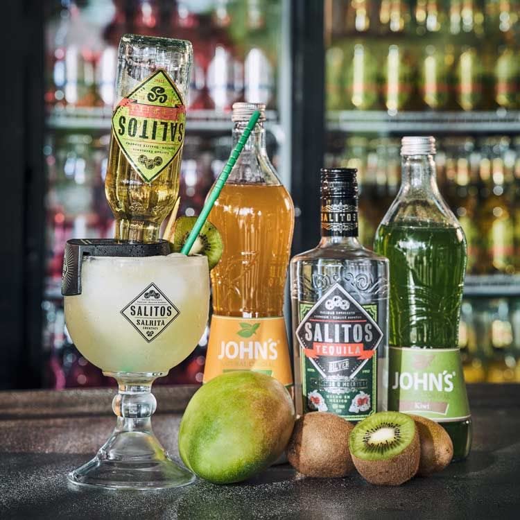 Salitos Salrita Cocktail-Gläser 10er Set inkl. 10x Flaschenhalterung Kelchglas für Cocktails