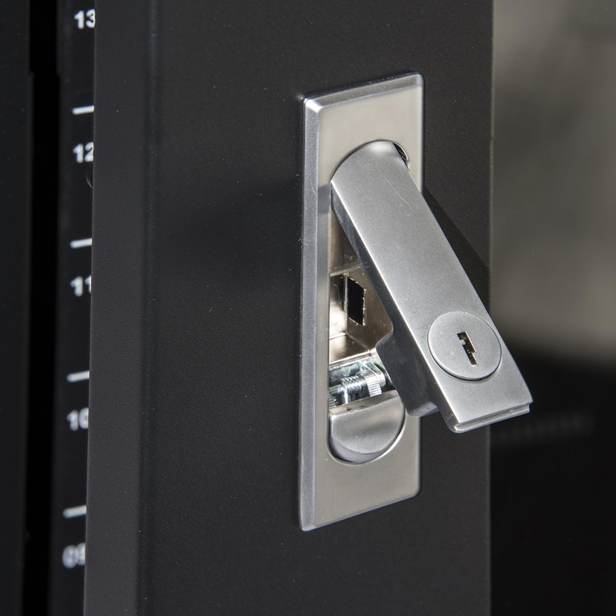 Armoire Rack 19" 42U (A) 2055, (L) 600, (P) 800 Couleur Noir Porte Verre DISSEMBLÉ