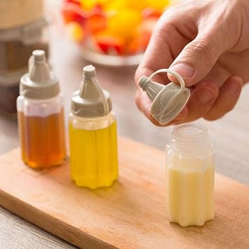 JJLFresheners 4pcs Mini Plastic Sauce Seasoning Box with Lid,Portable PP Kitchen Jam Squeeze Bottle Jar Easy Clean Spices Storage Container Outdoor Barbecue Kitchen Accessories