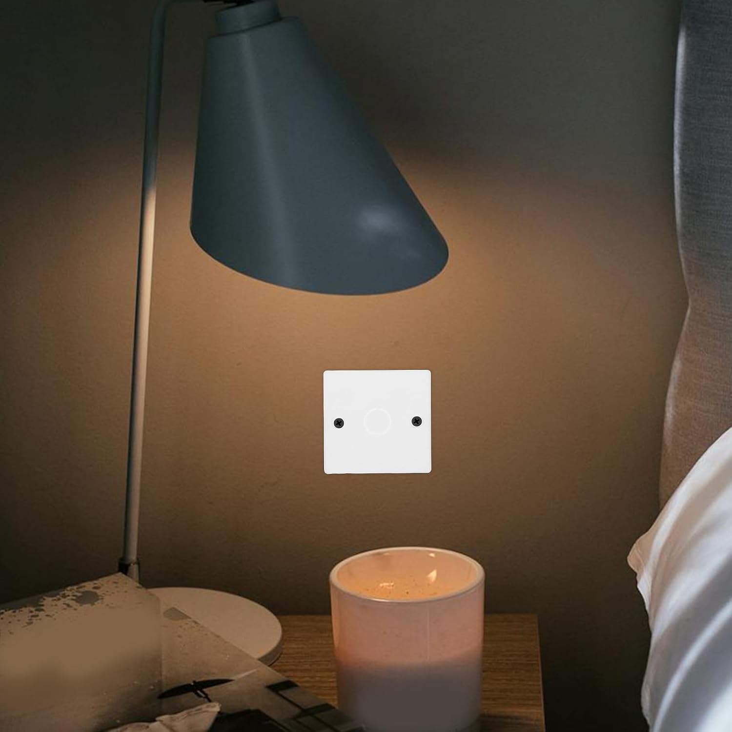 PATKAW 20pcs White Plastic 86 Type Blank Electrical Cover Plates with Holes, Sturdy Safety Compliant Outlet Covers for Home and Commercial Spaces