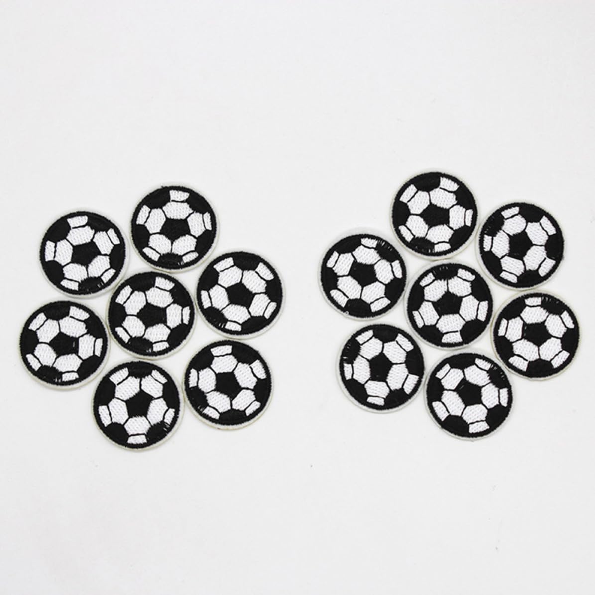 ABOOFAN 10piezas Parches Bordados de Fútbol con Pegamento Trasero para Coser o Planchar Aplicaciones Pequeñas para Ropa Mochilas Jeans Sombreros y Proyectos DIY