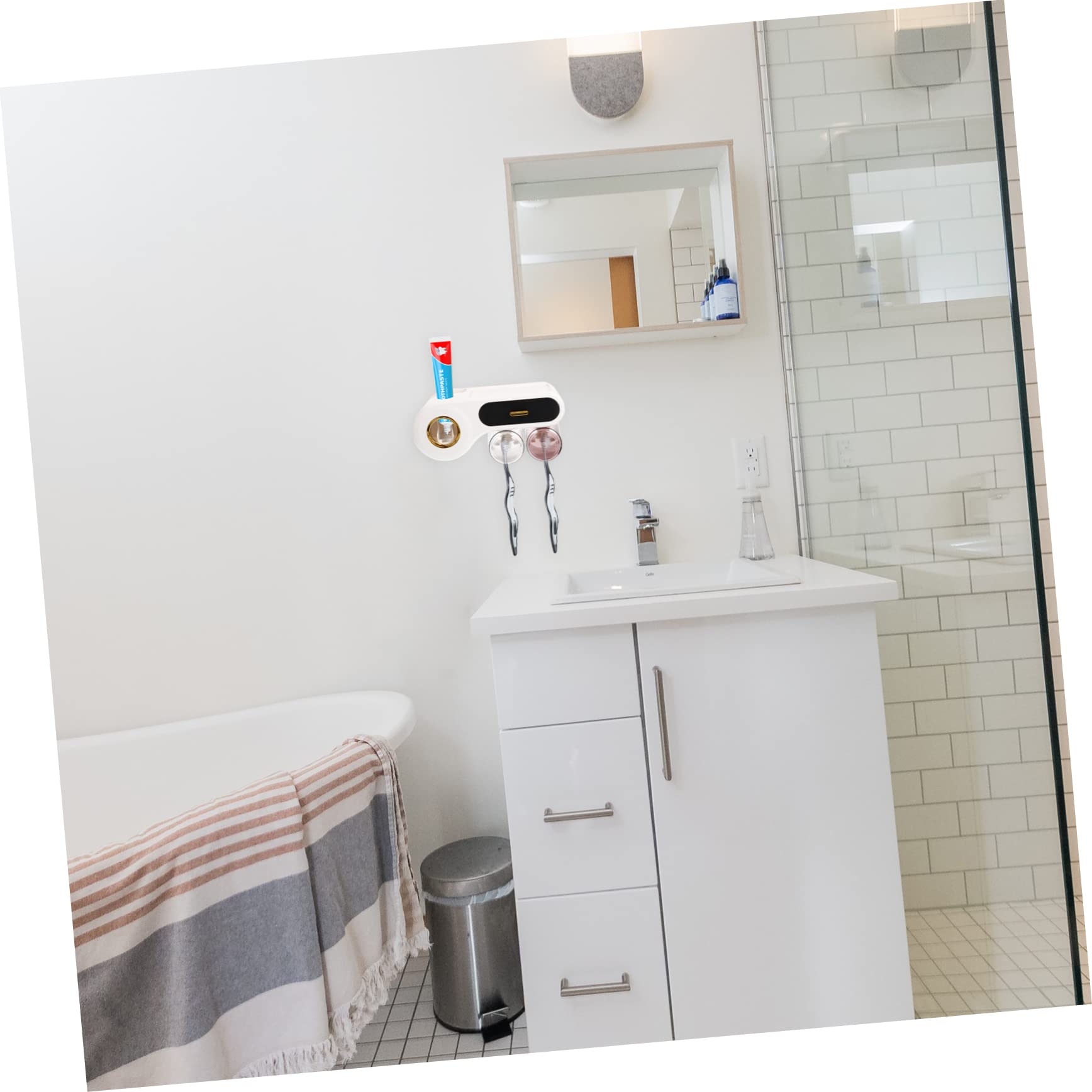Set de Vasos y Soporte de Pared para Cepillos de Dientes Negro | Plástico, Diseño Sencillo y Multifuncional, Ahorro de Espacio, para Maquillaje y Cepillos