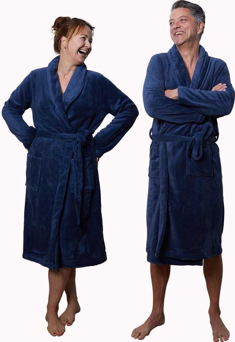 Relax Company - Fleece-Bademantel mit Namen Bestickt - Bademantel - Schalkragen - Männer und Frauen - Stickerei personalisiert - Dunkel Blau - L/XL - SKU 790-RC