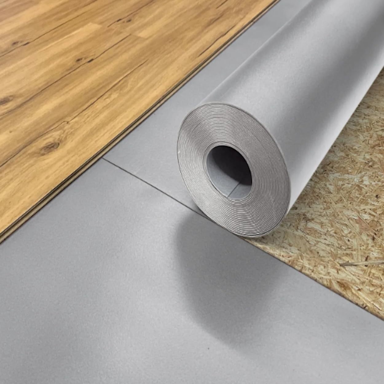 Trittschalldämmung für Klick Vinyl, Laminat & Parkett - 12,5m² bis 15m² Rolle - reduziert Lärm, schützt vor Feuchtigkeit - Einfache Verlegung -1,6 mm Unterlage für Parkettboden & Laminatboden