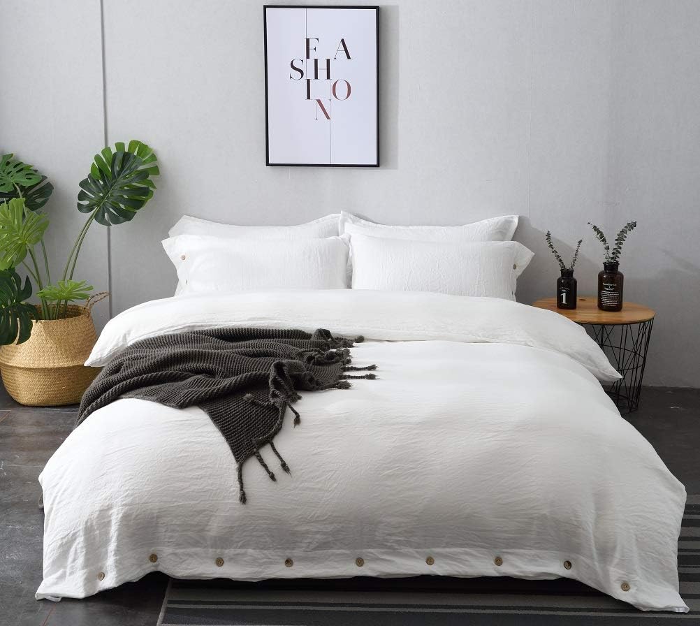 M&Meagle Duvet Cover White,Solid Color Button Design,100% Microfiber Treated by Washed Cotton Process,Feels Like a Very Soft Cotton-Queen Size(3Pcs,1 Duvet Cover 2 Pillowcases)