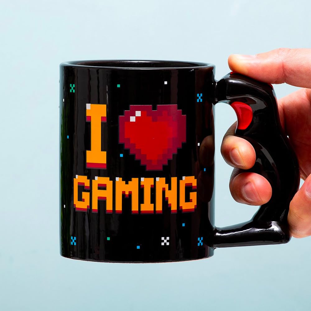 Avilia Tasse à thé ou café avec décoration I Love Gaming idéale comme cadeau - Tasse avec contrôleur comme poignée et décoration change de couleur avec chaleur, 11 x 9 cm, 320 ml, noir et rouge