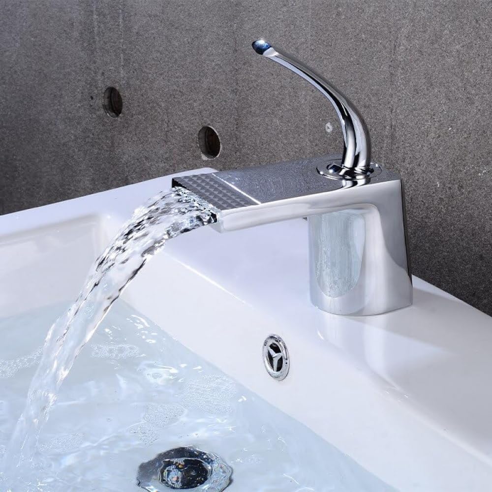 Lavabo de toilette moderne avec mitigeur cascade or et noir mat