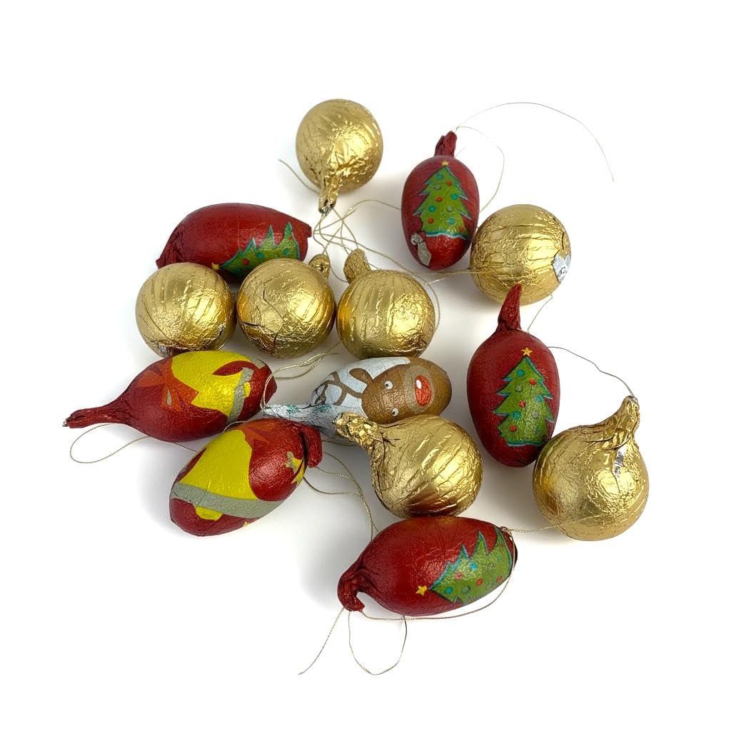 OYOY Schokoladenfiguren 15x200g I Baumbehang Weihnachten mit festlichem Design I Vollmilchschokolade I festliche Süßigkeiten I Christmas I Milchschokolade I 3,000g