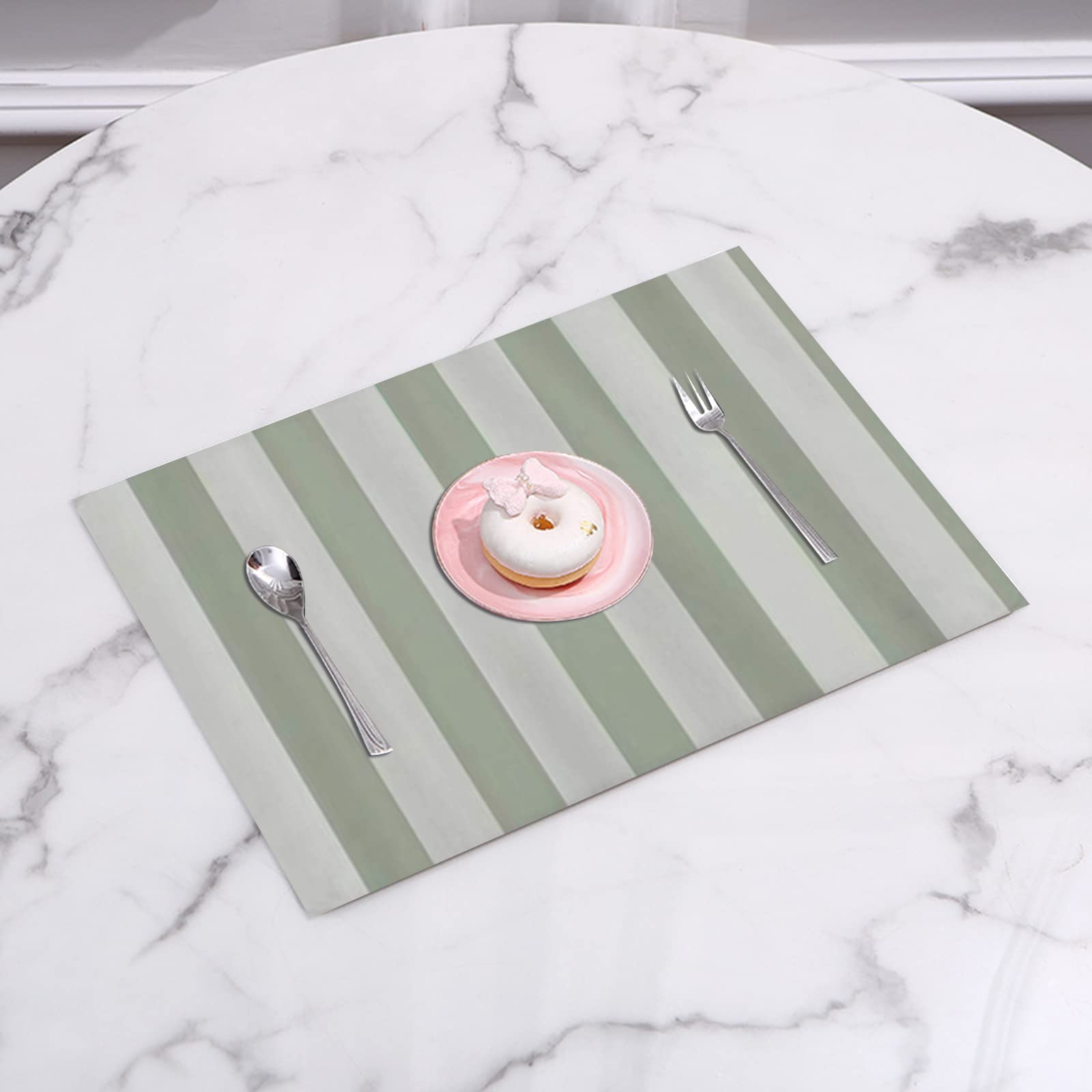 Set Di 4 Tovagliette Americane In Plastica Intrecciata – BORDA Verde Kiwi 46x33 Cm – Lavabili E Perfette Per Esterno E Interno
