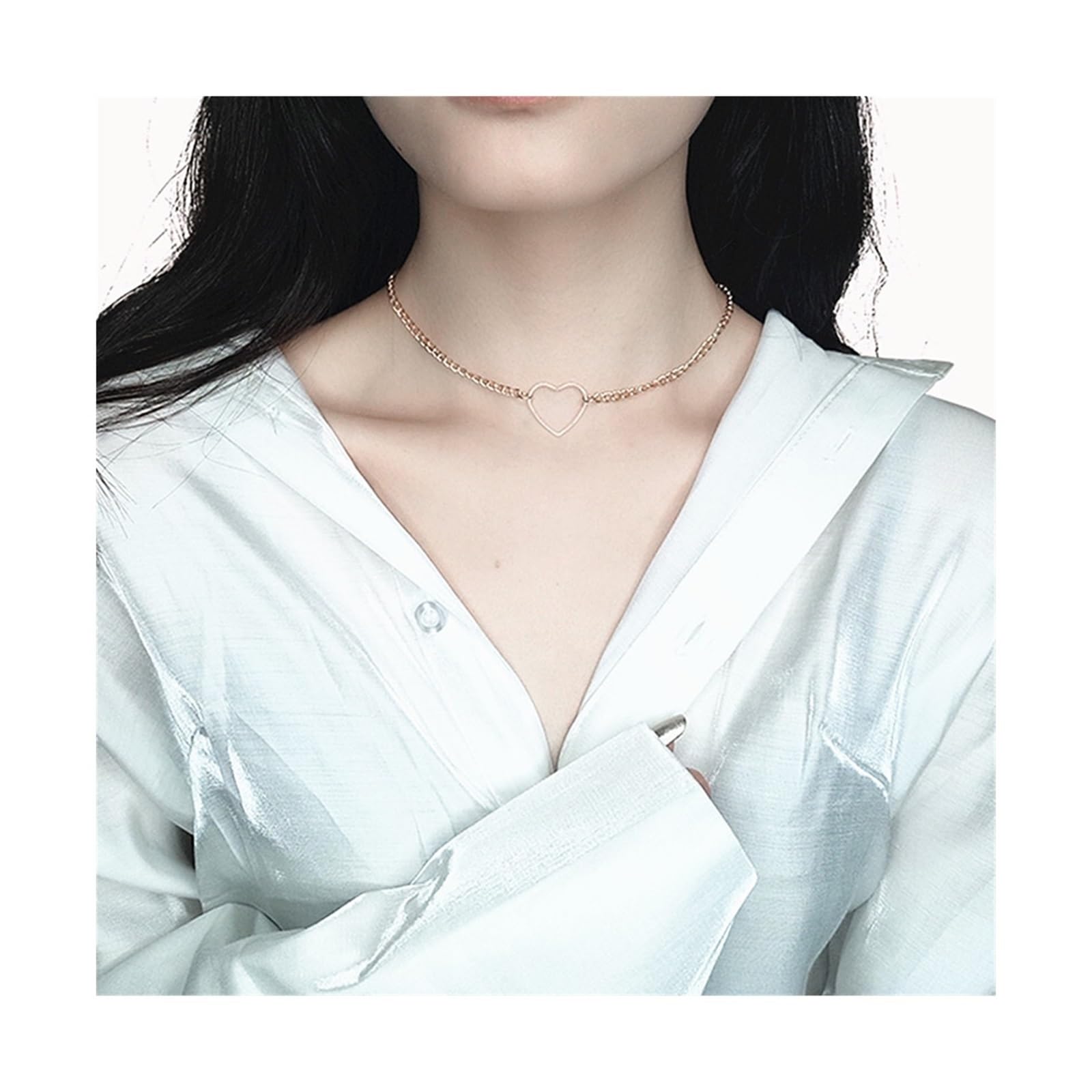 Collier en forme de coeur évidé en métal doré pour femmes