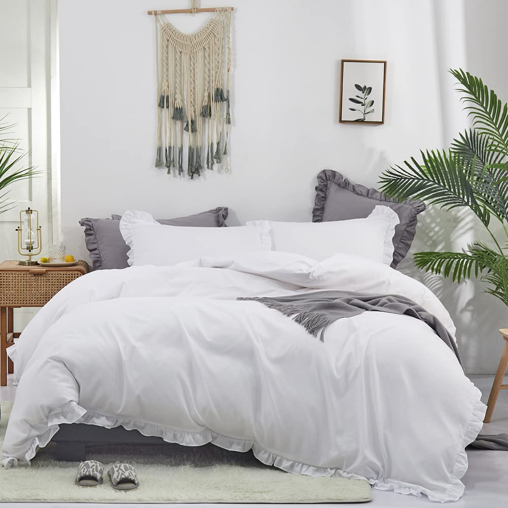 CLOTHKNOW Ruffle Comforter