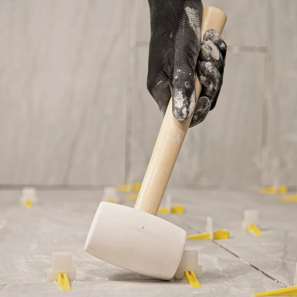 QEP 16 oz blanco mazo de goma azulejo Tapping