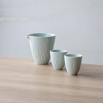 A62おちょこ Amazon | 有田焼 お猪口 盃 おちょこ 50cc 青白磁 花彫 おしゃれ