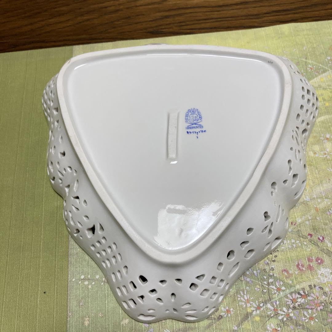 ヘレンドヴィクトリアブーケ透かし三角プレート-【STEPHEN DWECK】白蝶