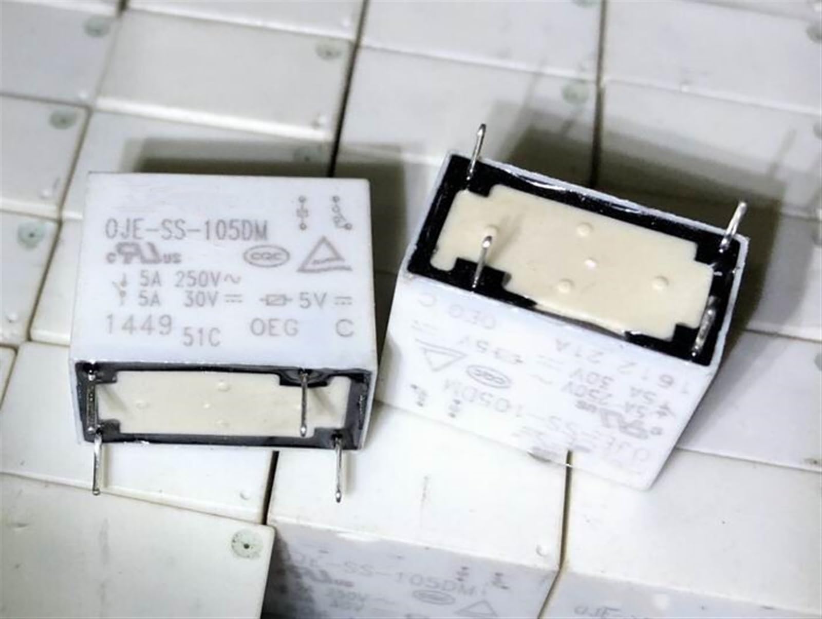 Relais OJE-SS-112LMH résistant aux surcharges pour circuit 12V - 3