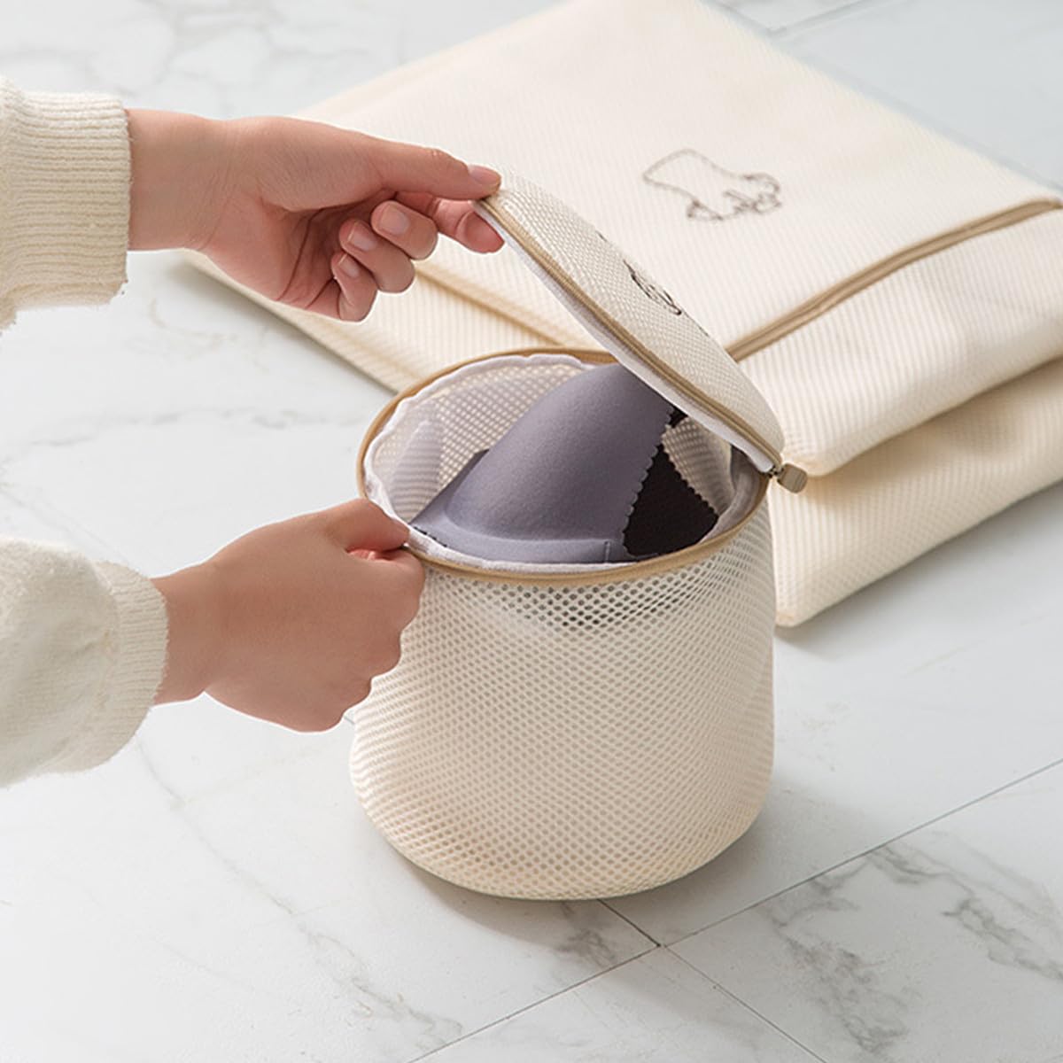 Set di Sacchetti per Lavanderia a Rete 6 Pezzi in Poliestere | Beige, per Lavatrice e Viaggio, Rete Fine, Aiuta a Ridurre Deformazioni e Scolorimenti