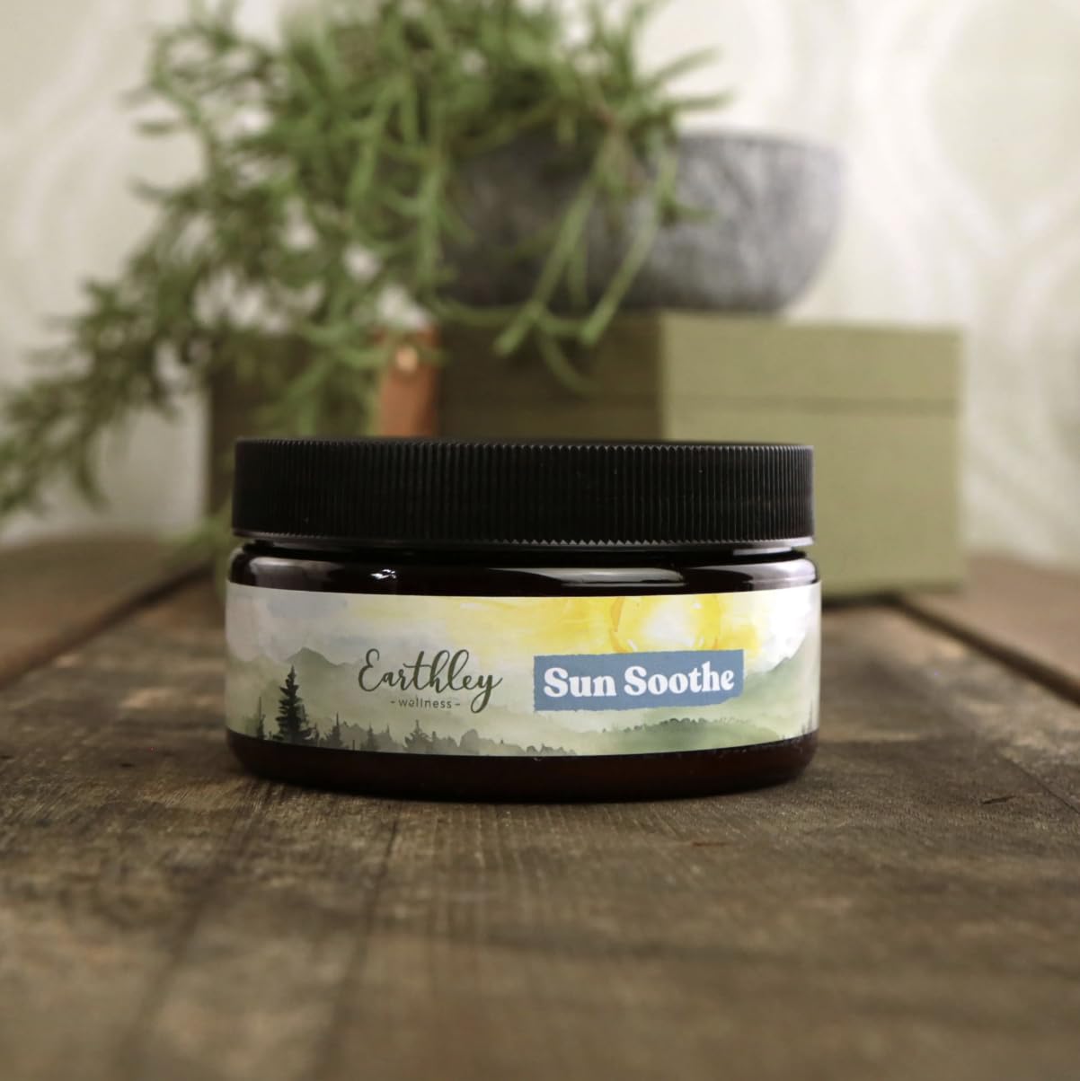 Earthley Wellness Sun Soothe After-Sun Lotion, Natural After Sun Care for Burn Relief, Botanical Skin Recovery Cream with Mango Butter, Calendula, & Lavender, Family-Friendly (8 oz)