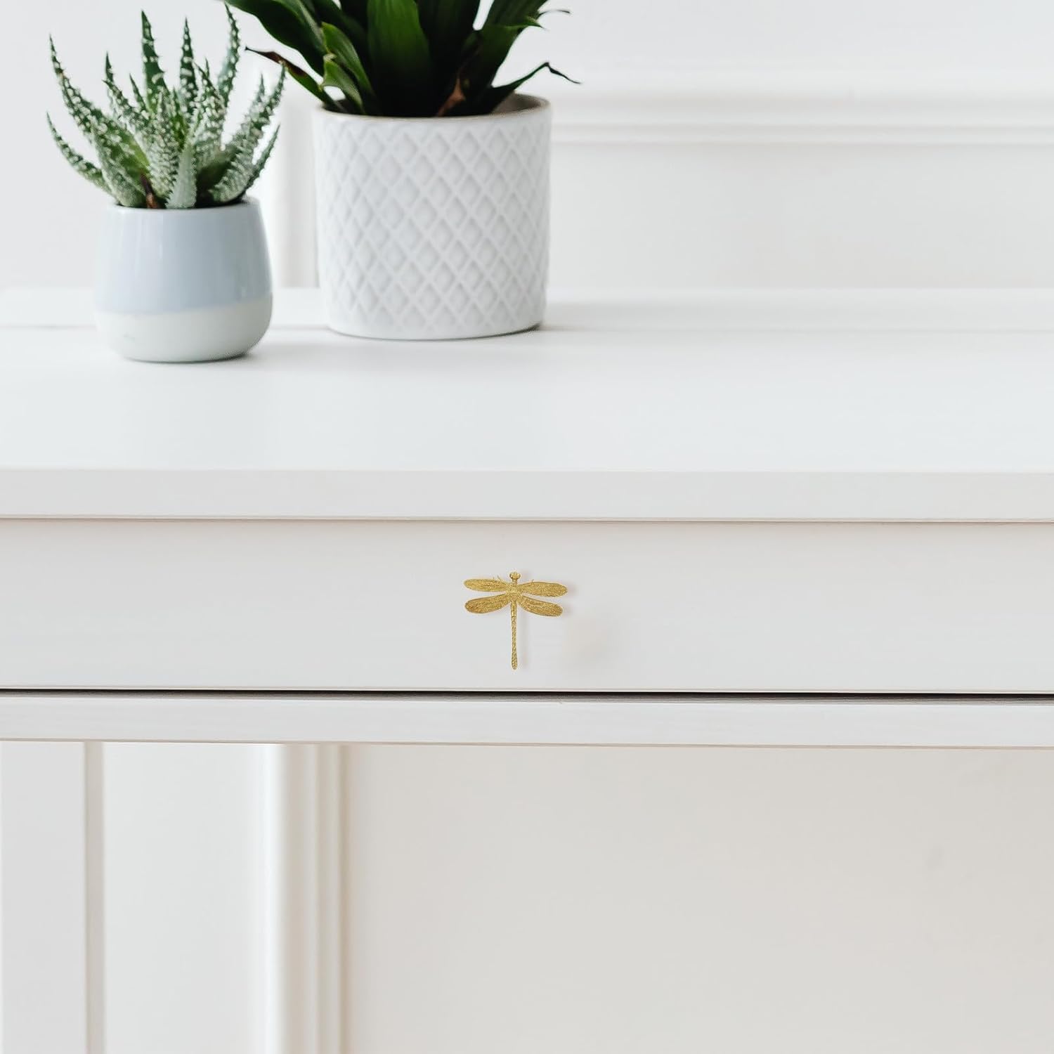 Brass Dragonfly Cabinet Knobs Decorative Metal Drawer Pulls for Dresser Wardrobe Furniture, Single Hole Animal Handle for Kitchen and Closet