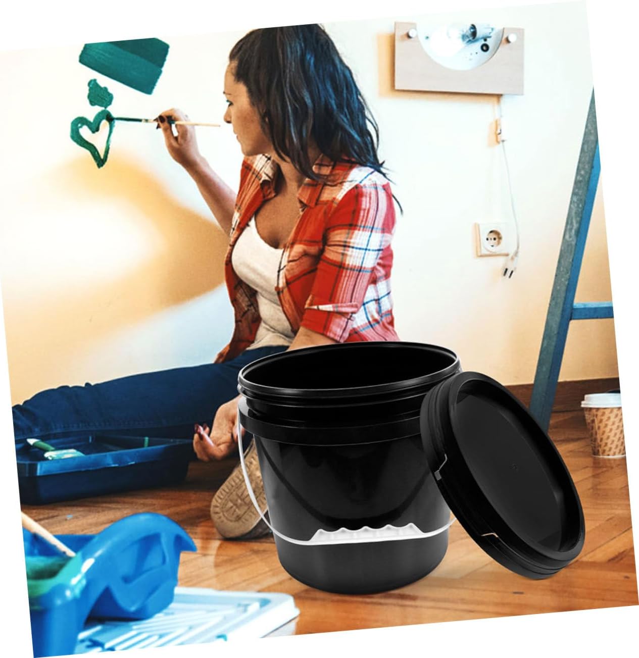 Handheld Paint Bucket Food Grade Plastic Container Lid Lightweight Storage for Paints and Liquids for DIY Projects and Crafts
