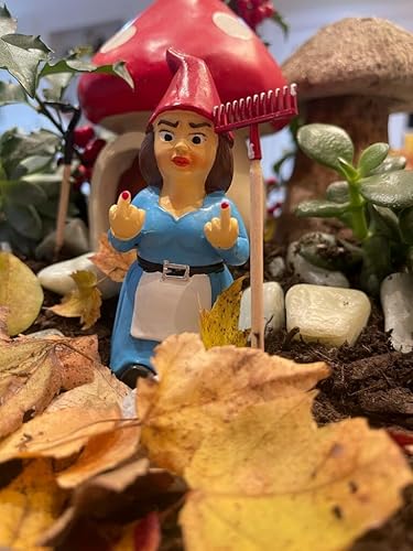 Miniatura 2 de Gnometastic Mini Lady Gnomo de dedo medio de 3.5 pulgadas, gnomos de jardín divertidos y traviesos, decoración al aire libre para patio, césped,